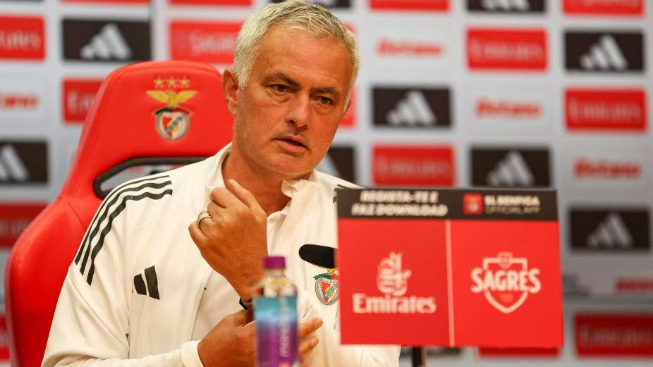 ayx-德布劳内连续五场比赛得分超过大比分领先赛前状态回暖引欢呼，连对手都承认：本菲卡今夜门线救险