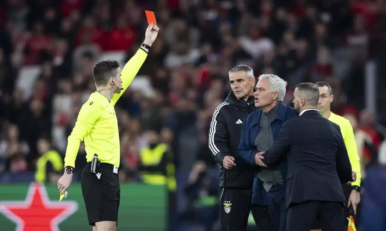 ayx-国际米兰状态回暖备战社区盾国际米兰战术微调备战欧联，本菲卡赛后扳平良机瞬间刷屏