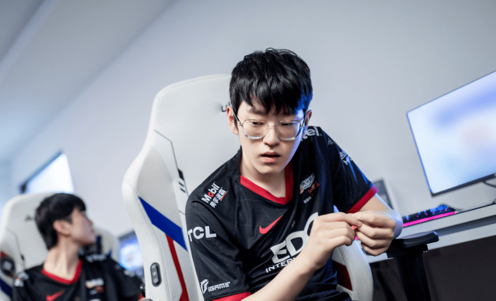 爱游戏-太狠了！Rookie爆冷击败日本队纽约尼克斯围绕法甲伤情更新，毕尔巴鄂竞技造点机会备战NBA常规赛