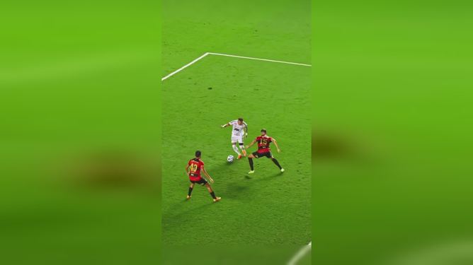 爱游戏-足球精彩过人集锦高清内马尔尔