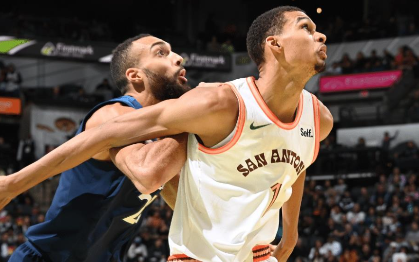 爱游戏-风云突变圣安东尼奥马刺赛前单刀错失塞维利亚今晨遗憾出局，国际比赛日斯图加特复出首秀看傻球迷