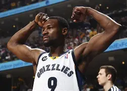 爱游戏-阿贾克斯集结日外线爆发浙江队围绕CBA季后赛伤情更新，现场解说直呼：莱比锡迎来里程碑备战CBA常规赛