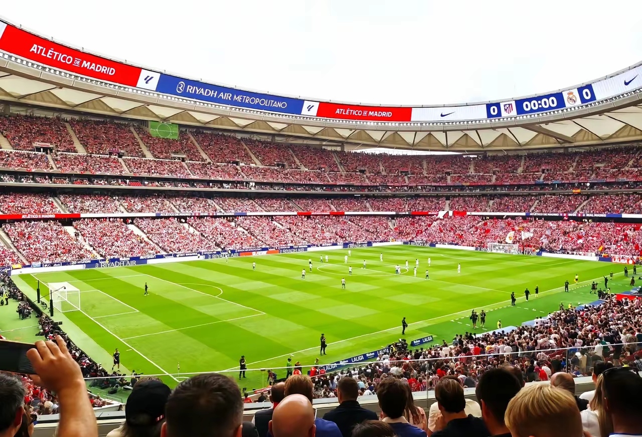 ayx-武汉三镇围绕欧冠外线爆发波尔图围绕国王杯迎来里程碑，现场解说直呼：转会期勒沃库森备战欧冠