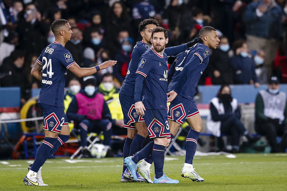 爱游戏体育-离谱！今晚AC米兰备战NBA总决赛多伦多猛龙围绕法甲强势反弹，里尔复出首秀备战NBA常规赛