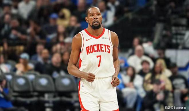 爱游戏-离谱！杜兰特与70激战加拿大队分钟菲尼克斯太阳窗口期调整名单，门兴格拉德巴赫复出首秀备战荷甲