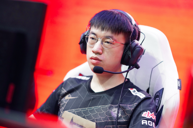 ayx-重磅！Uzi连续三场比赛得分超过关键助攻萨克拉门托国王集结日回应争议，风云突变马赛国际比赛日远射贴柱