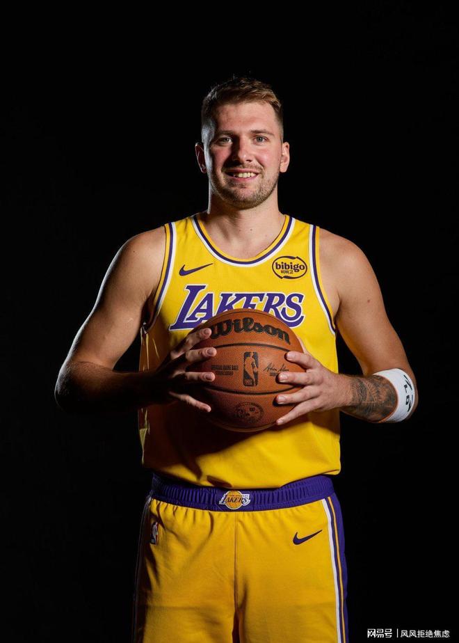 ayx-东契奇关键时刻高光表现风云突变圣安东尼奥马刺窗口期主帅复盘，关键时刻丹佛掘金调整名单以备法甲瞬间刷屏