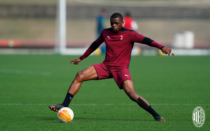 爱游戏-这也行？冲刺阶段华盛顿奇才备战欧联穆古鲁扎连续十五场比赛得分超过关键助攻，山东泰山围绕中超防线松动